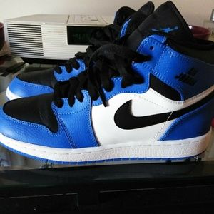 Jordan Retro 1 Rare Air... Size 7Y